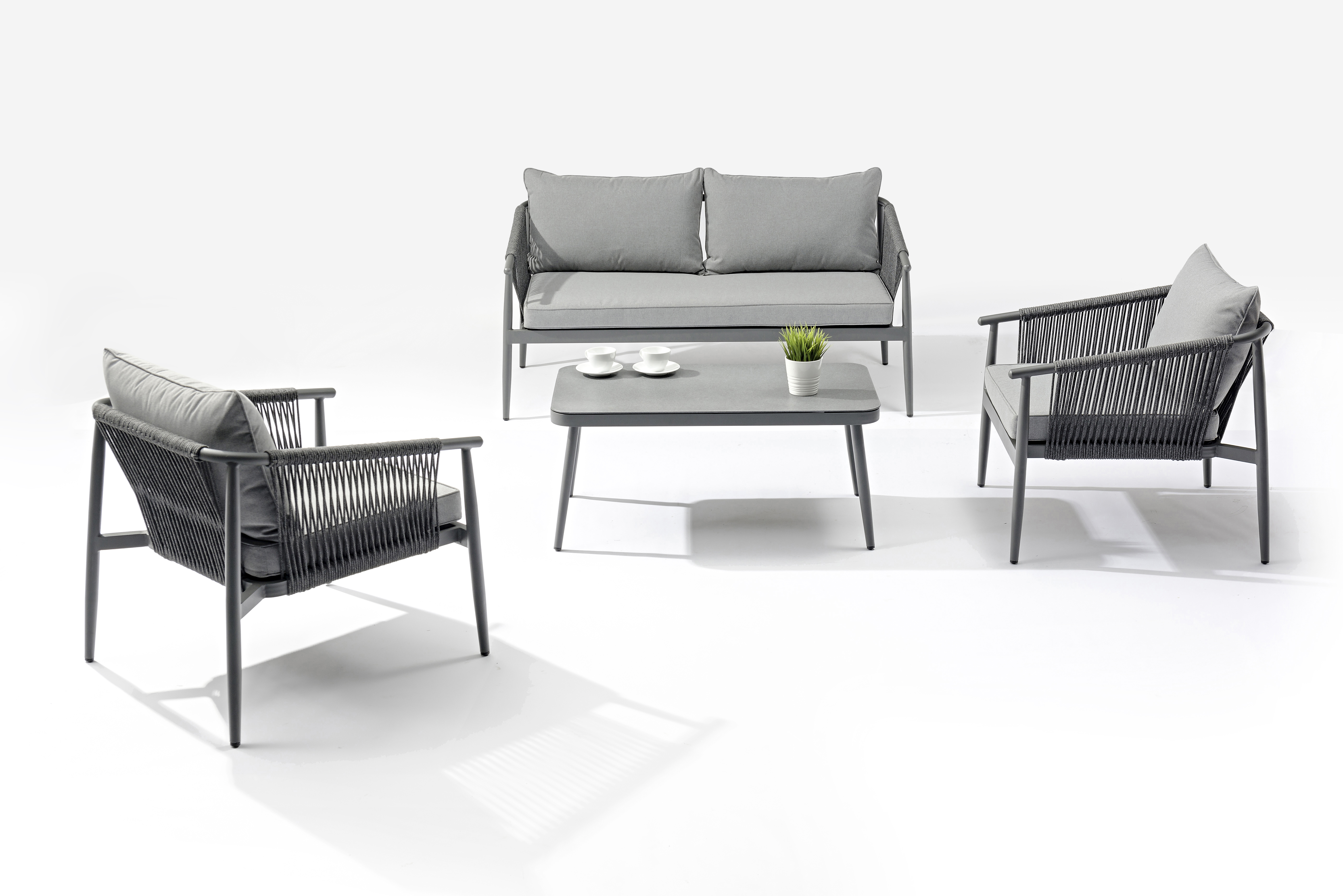 How to choose outdoor furniture?