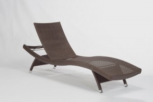 Ita gbangba Furniture lọpọ LOAND Alum.  Wicker Sun lounger Pẹlu timutimu Ati foldable Ese